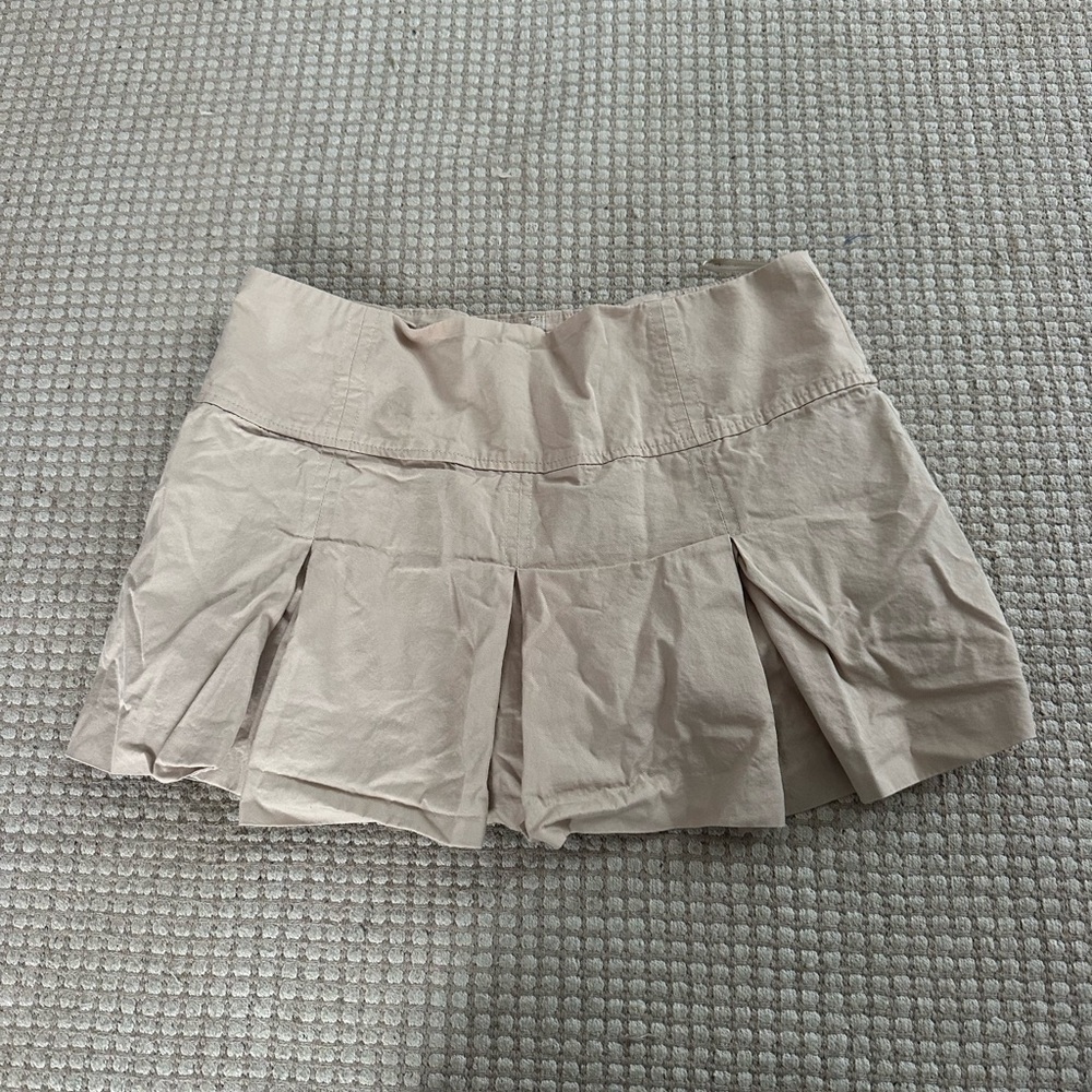 Stylish Tan Pleated Skirt